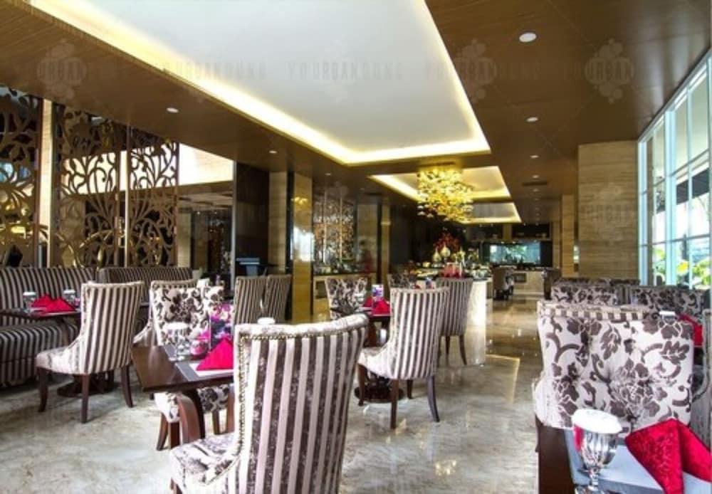 Belviu Hotel Bandung Exterior photo