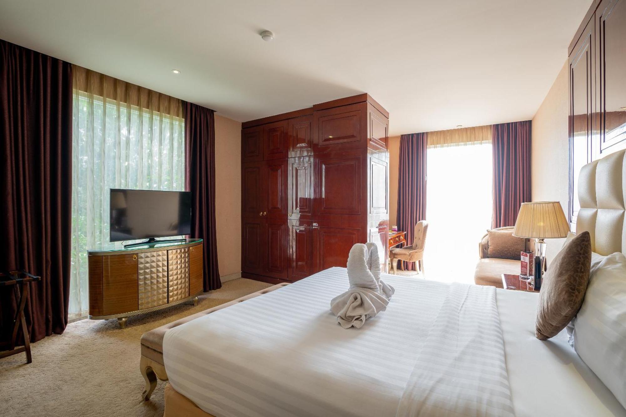 Belviu Hotel Bandung Exterior photo