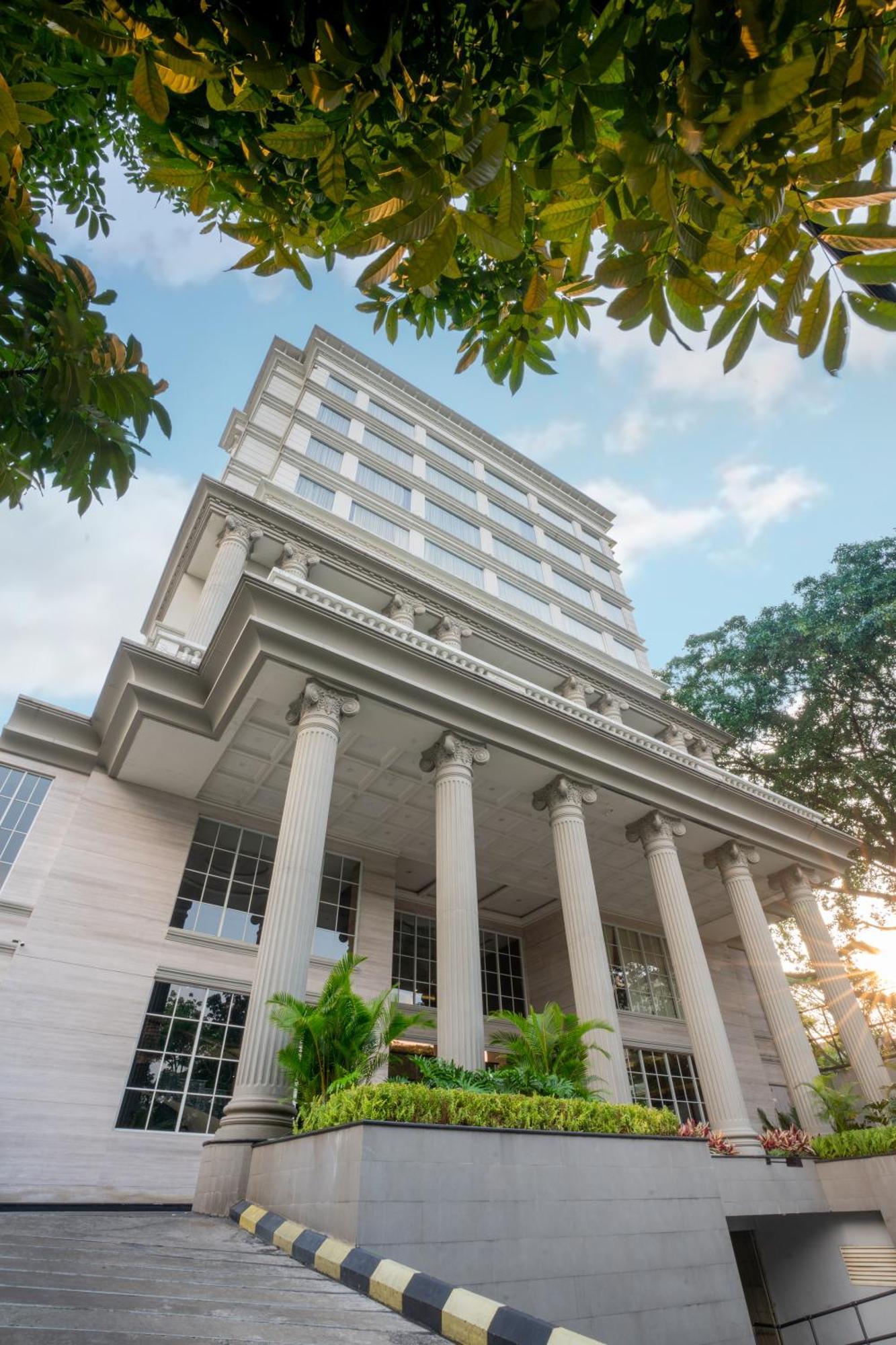 Belviu Hotel Bandung Exterior photo