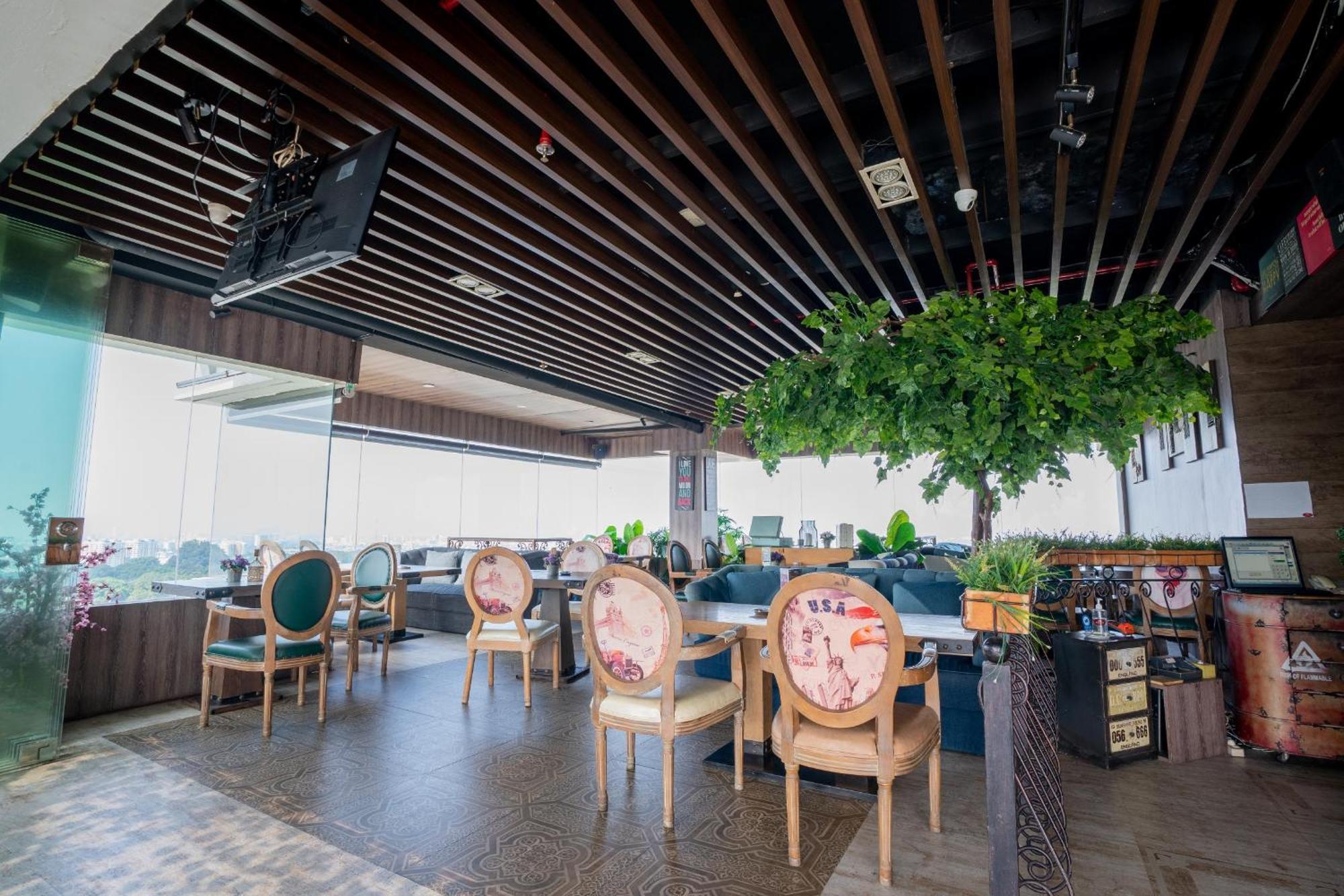 Belviu Hotel Bandung Exterior photo